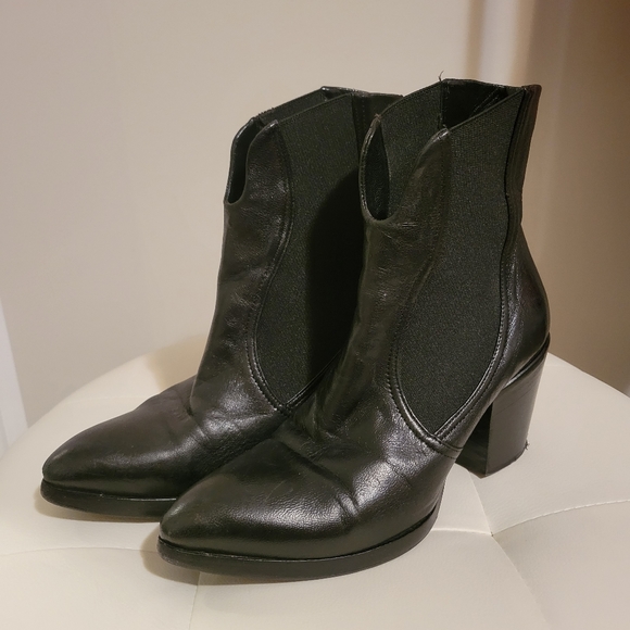 Rocco P. Boots - Picture 2 of 6